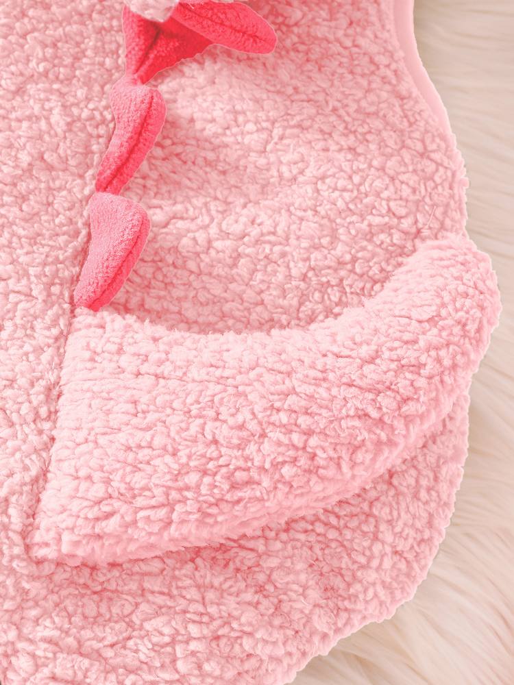 Close-up of the pink tail and spikes